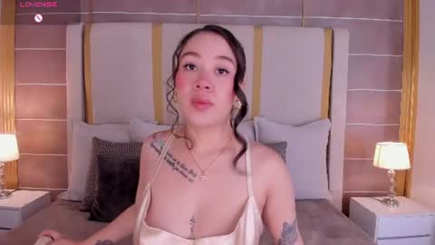 Snapshot of sofiaivanova1 chatting on 06.12.26 Sofia Ivanova online show from 06.12.26