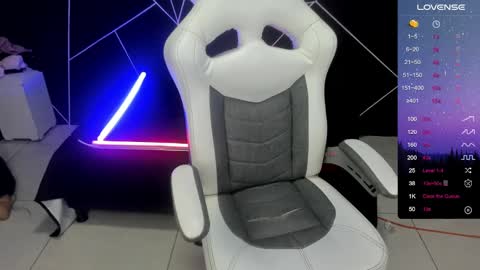 Snapshot of sofiakey chatting on 12.13.24 sofia online show from 12.13.24