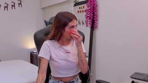 Sofia  Help me reach 5K followers  online show from 12.20.24