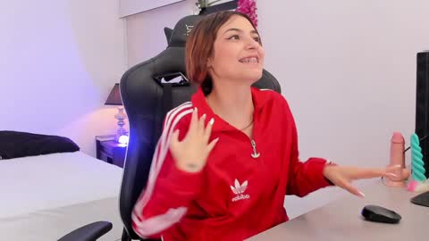 Sofia  Help me reach 5K followers  online show from 01.27.25