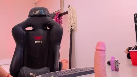 Sofia  Help me reach 5K followers  online show from 02.16.25