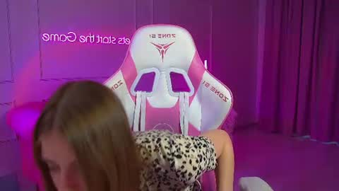 Snapshot of sofiasarvain chatting on 06.11.26 Sofia online show from 06.11.26