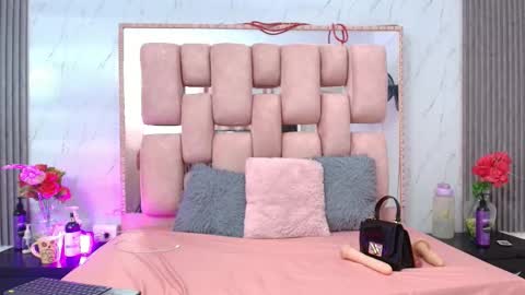 Sofia Sommers online show from 12.02.25