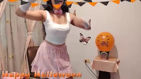 Sofi Bella online show from 10.29.25