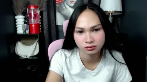 Snapshot of sofie_asian chatting on 02.21.25 JANA online show from 02.21.25