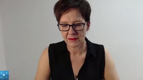 Sofie Velvet online show from 10.26.25