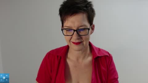 Sofie Velvet online show from 11.17.25