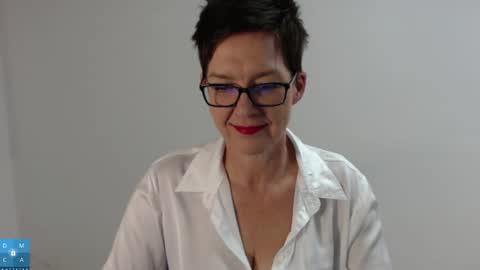 Sofie Velvet online show from 11.24.25