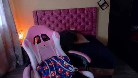 Snapshot of sofii_cute01 chatting on 12.19.25 sofii_cute01 online show from 12.19.25