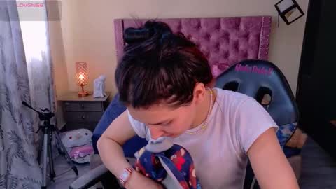 Snapshot of sofii_cute01 chatting on 02.06.26 sofii_cute01 online show from 02.06.26