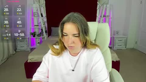 Snapshot of sofii_darling chatting on 06.12.26 sofii_darling online show from 06.12.26