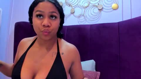 sofiifox online show from 11.20.25