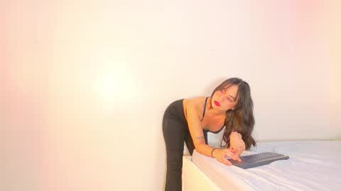 SOFITEEN  online show from 12.21.25