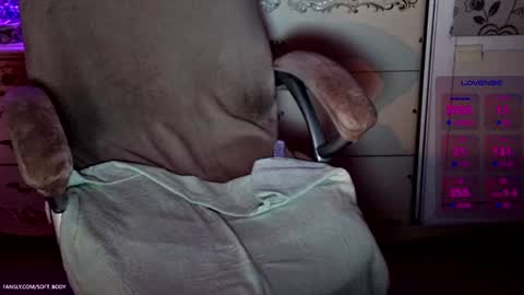 Snapshot of soft_body chatting on 12.16.24 Hi Im Sofia online show from 12.16.24