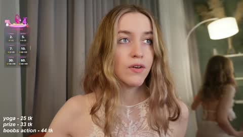 softdreamer_ online show from 11.17.25