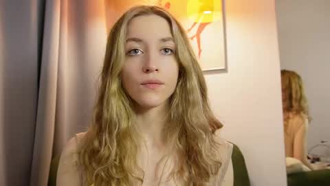 softdreamer_ online show from 11.19.25