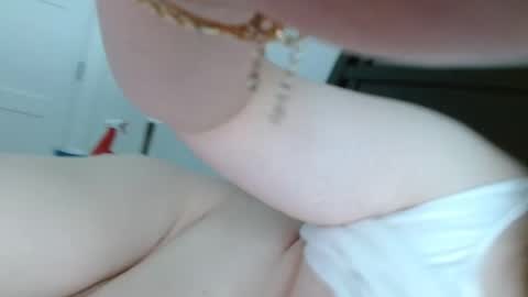 Snapshot of softenbyyy chatting on 09.25.25 chubby enby sissy online show from 09.25.25