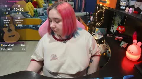 Sofie online show from 02.14.25