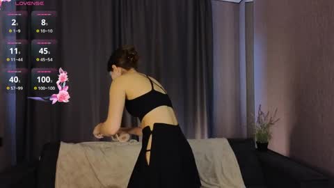 Elly online show from 04.22.26