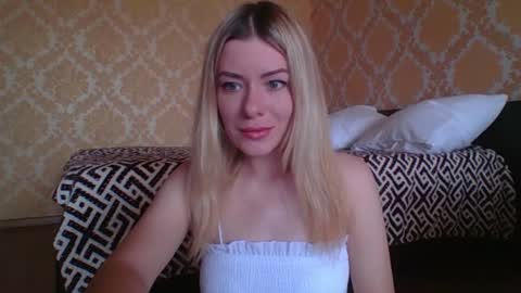 Snapshot of softy_aura chatting on 06.15.26 softy_aura online show from 06.15.26