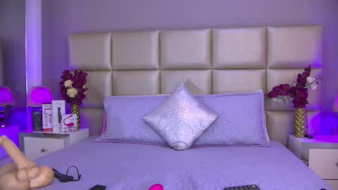 Snapshot of sofynovoa chatting on 10.09.25 online show from 10.09.25