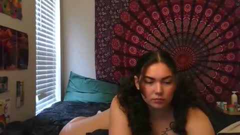 Snapshot of sola_reina chatting on 10.10.25 Sola Reina online show from 10.10.25
