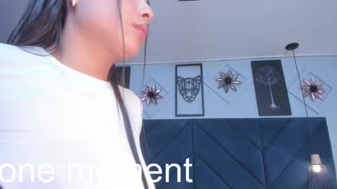 Snapshot of solandis_cutee chatting on 01.10.25 Sol online show from 01.10.25