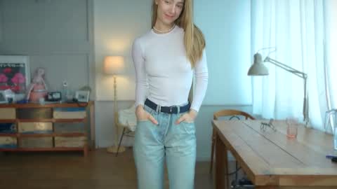 Bella online show from 02.24.25