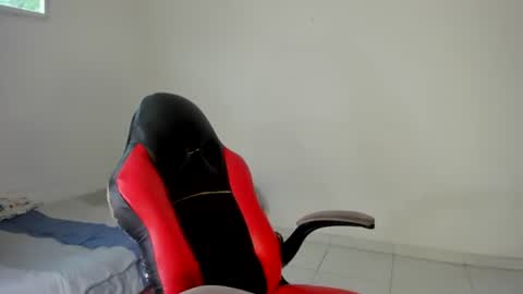 Snapshot of solar_moonie chatting on 09.18.25 Moonie online show from 09.18.25