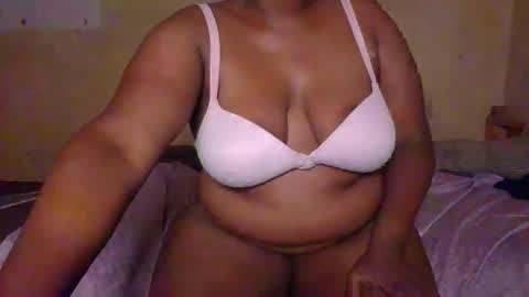 Snapshot of sollybunny chatting on 02.17.26 Solly bunny online show from 02.17.26