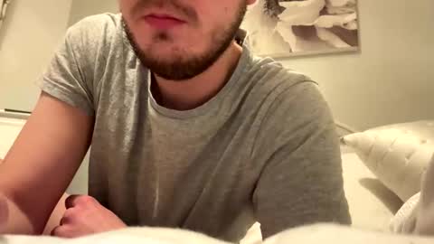 Snapshot of solobrit chatting on 11.30.25 solobrit online show from 11.30.25