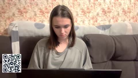 Hello My name is Jane  im new model here and little but shy but curious. online show from 11.03.25