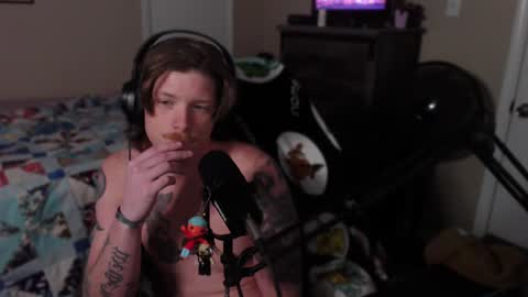 Snapshot of somethinqfunny chatting on 02.12.25 Lover Boi online show from 02.12.25