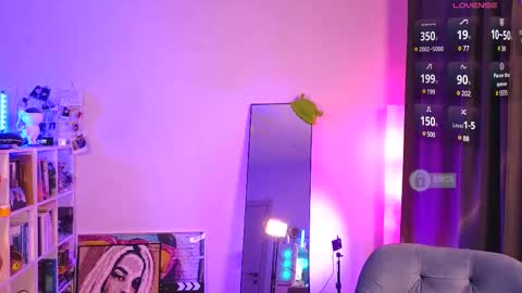 Snapshot of sonia__rose chatting on 02.14.25 Sonia online show from 02.14.25