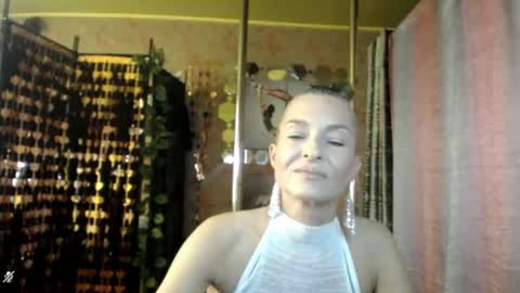 Snapshot of soniadance chatting on 07.28.26 Sonia online show from 07.28.26