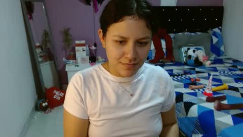 sonialatin69 online show from 02.28.25