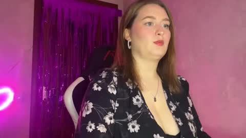 Snapshot of sonibear chatting on 12.04.25 OksiFels online show from 12.04.25