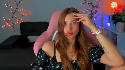 Snapshot of sonyamalish chatting on 06.30.26 Sonya online show from 06.30.26
