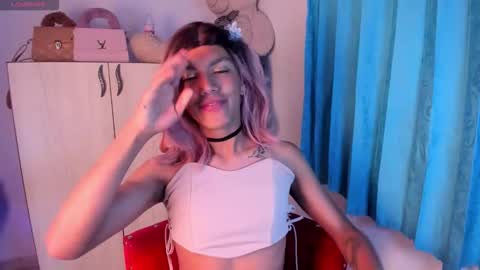 sophi lovely online show from 10.28.25
