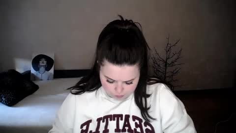 sophia__olsen online show from 04.05.26