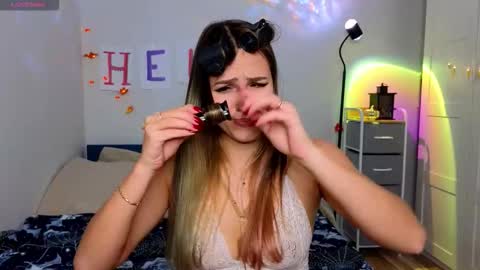 Snapshot of sophia_euphoria chatting on 11.11.25 Sophia online show from 11.11.25