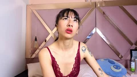 Snapshot of sophia_grand chatting on 10.14.25 Sophia Grand online show from 10.14.25