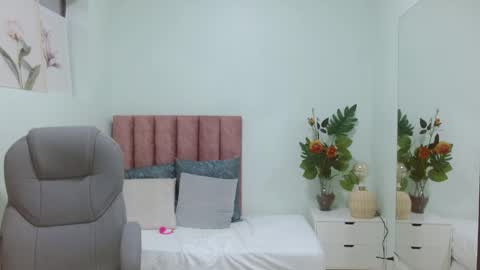 Sophia  online show from 04.15.26