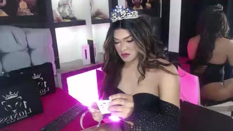 sophia_hott01 online show from 10.10.25