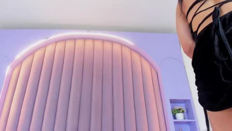 Snapshot of sophia_hoyos_ chatting on 02.20.25 Sophi online show from 02.20.25