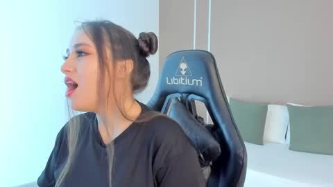 S O P H I A online show from 10.11.25