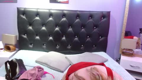 Snapshot of sophia_ny chatting on 01.15.25 SOPHIA online show from 01.15.25