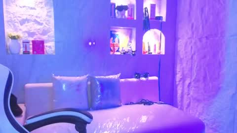 Sophia online show from 04.14.26