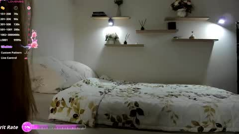Snapshot of sophia_turn chatting on 05.28.26 Sophia online show from 05.28.26