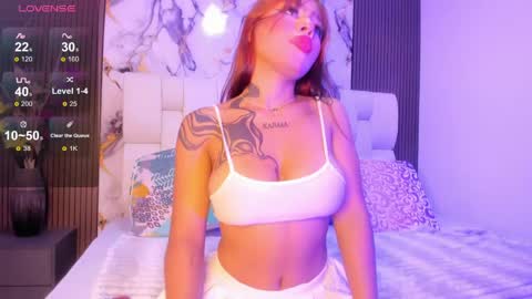 sophiaa10 online show from 04.17.26